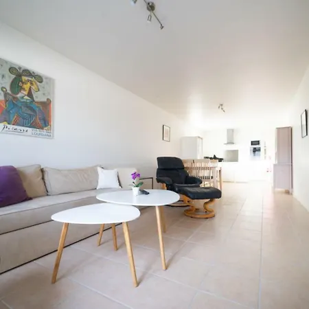 - Spacious Seaview Houses